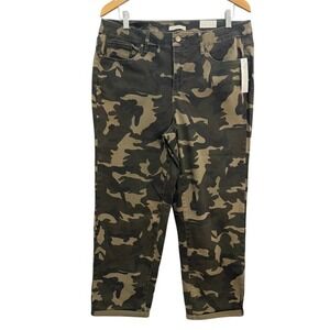 NWT Westport 1962 Signature Fit Camo Pants Womens 14W Mid-Rise Straight Green